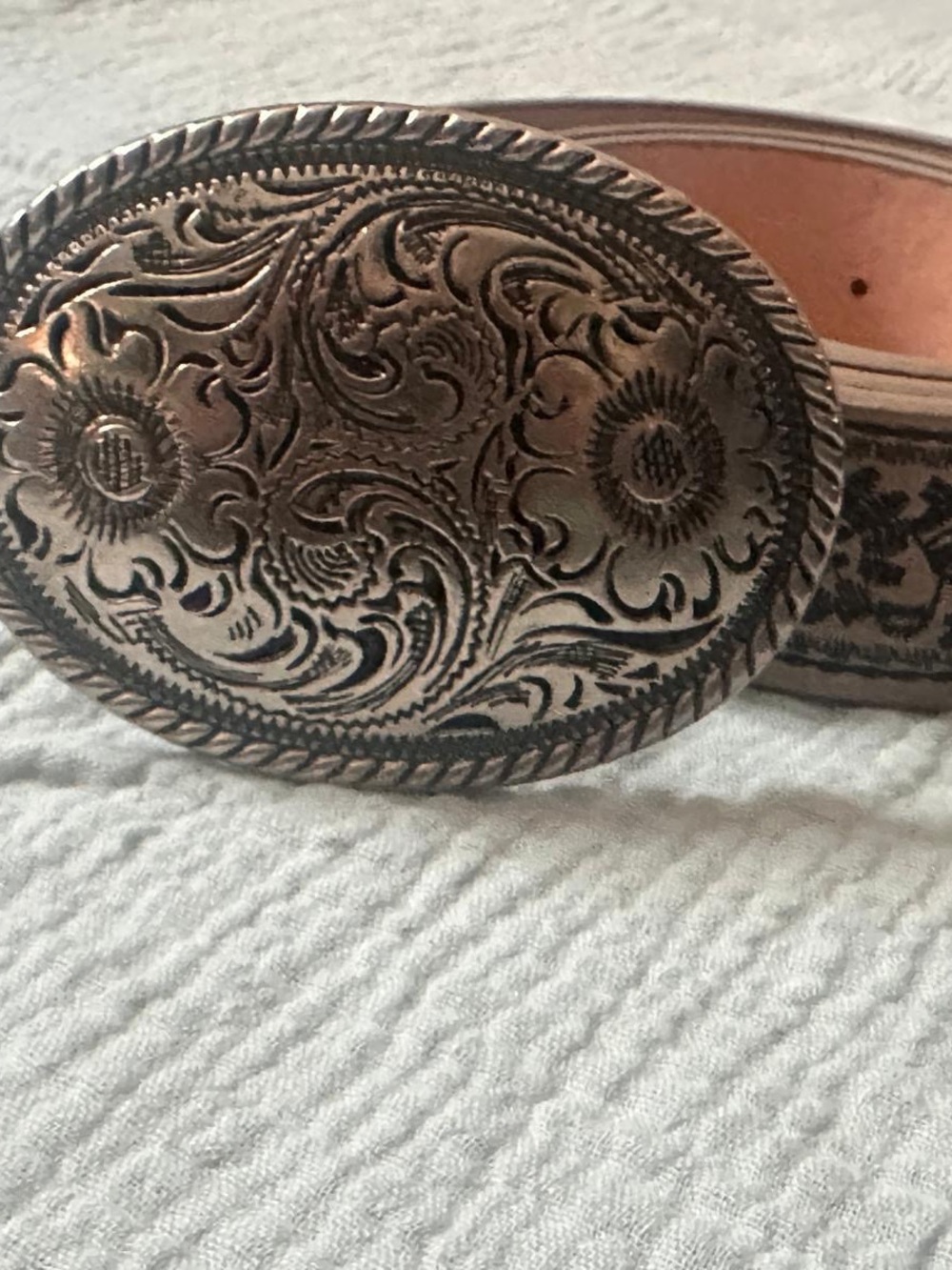 BKE Floral Engraved Oval Belt Buckle in Silver with Tan Strap
